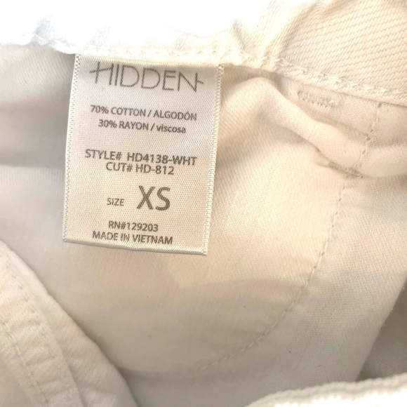 Hidden White Jean Shorts - Picture 5 of 5